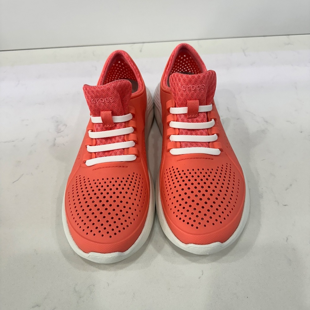 EUC Crocs LiteRide Pacer Sneakers - Picture 2 of 5